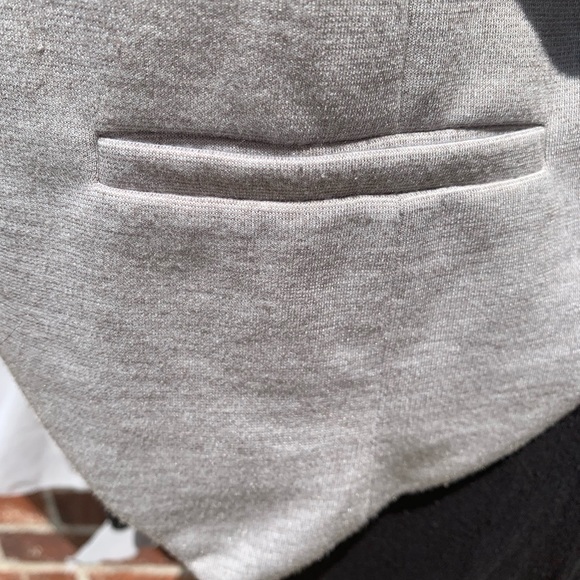 Removable Ruffle Vest - Picture 4 of 8